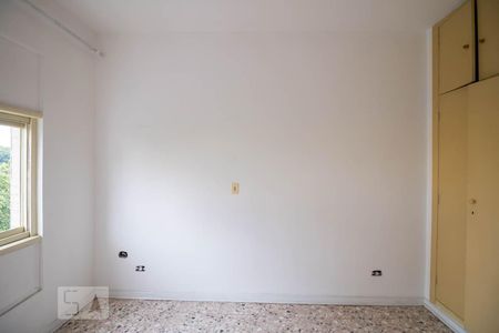 Apartamento à venda com 210m², 3 quartos e 1 vaga Apartamento à venda com 210m², 3 quartos e 1 vagaDormitório 2