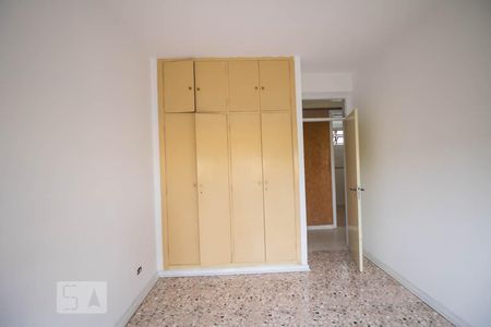 Apartamento à venda com 210m², 3 quartos e 1 vaga Apartamento à venda com 210m², 3 quartos e 1 vagaDormitório 2