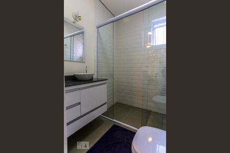 Banheiro de kitnet/studio para alugar com 1 quarto, 21m² em Vila Mariana, São Paulo