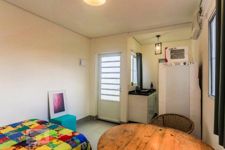 Porta de Entrada e Quarto  de kitnet/studio para alugar com 1 quarto, 21m² em Vila Mariana, São Paulo