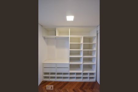 Apartamento para alugar com 130m², 2 quartos e 2 vagasSuíte - closet