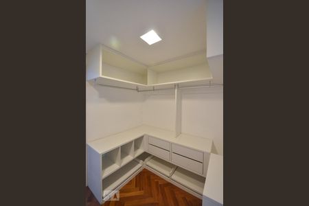 Apartamento para alugar com 130m², 2 quartos e 2 vagasSuíte - closet