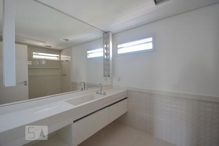 Apartamento para alugar com 130m², 2 quartos e 2 vagasSuíte - banheiro