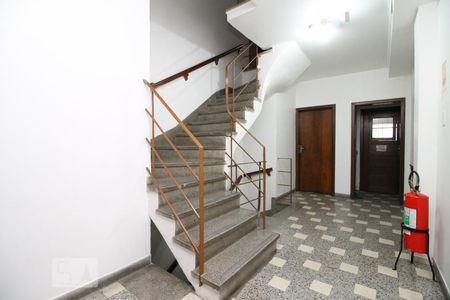 Escada de apartamento à venda com 2 quartos, 84m² em Petrópolis, Porto Alegre