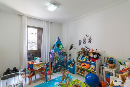 Apartamento à venda com 170m², 4 quartos e 3 vagasQuarto 4