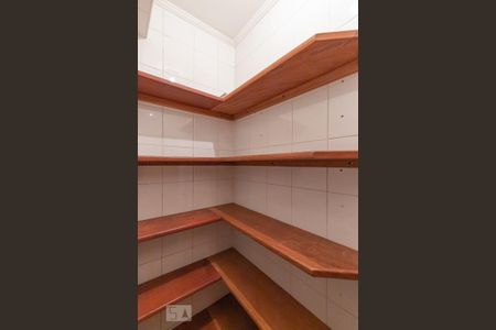 Dispensa de apartamento à venda com 3 quartos, 110m² em Cambuí, Campinas