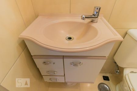 Apartamento à venda com 57m², 2 quartos e sem vagaDetalhe banheiro