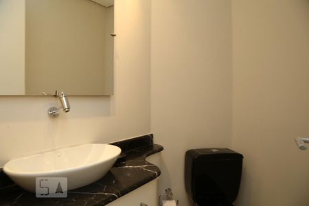 Lavabo de apartamento para alugar com 3 quartos, 130m² em Vila Sônia, São Paulo