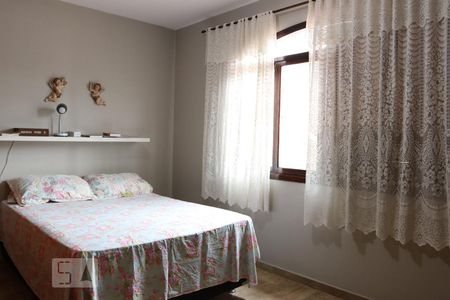 Casa à venda com 174m², 3 quartos e 2 vagasQuarto 3