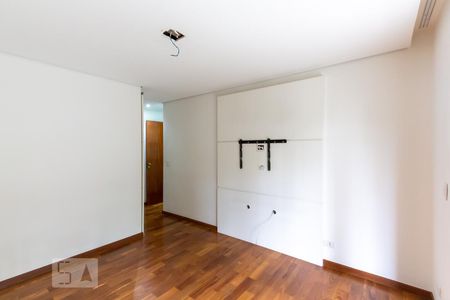 Suíte 1 de apartamento para alugar com 4 quartos, 237m² em Vila Suzana, São Paulo