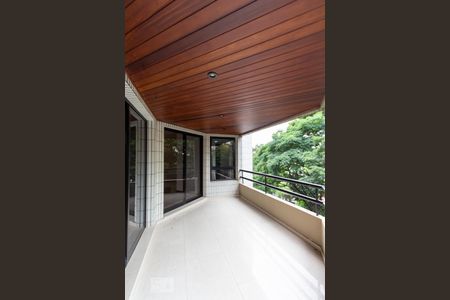 Varanda de apartamento para alugar com 4 quartos, 237m² em Vila Suzana, São Paulo