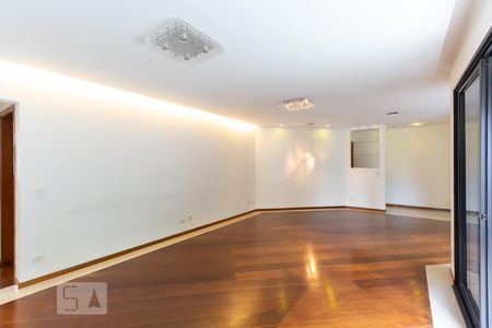 Sala de estar de apartamento para alugar com 4 quartos, 237m² em Vila Suzana, São Paulo