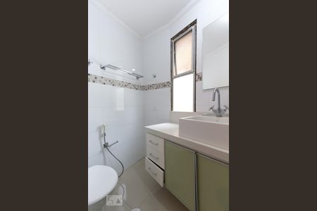 Banheiro da suíte 1 de apartamento para alugar com 2 quartos, 68m² em Vila Andrade, São Paulo