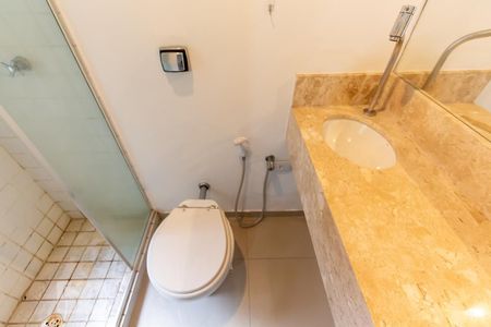 Banheiro da suíte 2 de apartamento para alugar com 2 quartos, 68m² em Vila Andrade, São Paulo