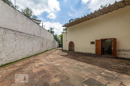 Casa à venda com 1600m², 6 quartos e 6 vagas Casa à venda com 1600m², 6 quartos e 6 vagasGaragem