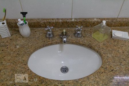 Casa à venda com 1600m², 6 quartos e 6 vagas Casa à venda com 1600m², 6 quartos e 6 vagasBanheiro da Suíte 3