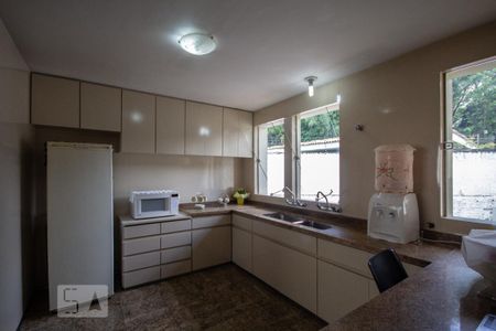 Casa à venda com 1600m², 6 quartos e 6 vagas Casa à venda com 1600m², 6 quartos e 6 vagasCozinha