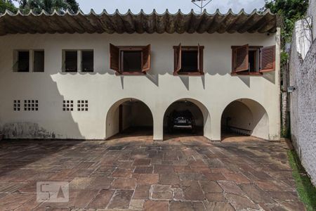 Casa à venda com 1600m², 6 quartos e 6 vagas Casa à venda com 1600m², 6 quartos e 6 vagasGaragem