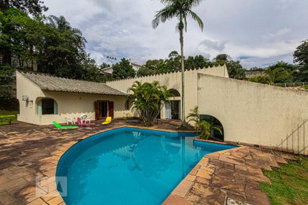 Casa à venda com 1600m², 6 quartos e 6 vagas Casa à venda com 1600m², 6 quartos e 6 vagasPiscina
