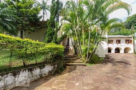 Casa à venda com 1600m², 6 quartos e 6 vagas Casa à venda com 1600m², 6 quartos e 6 vagasJardim