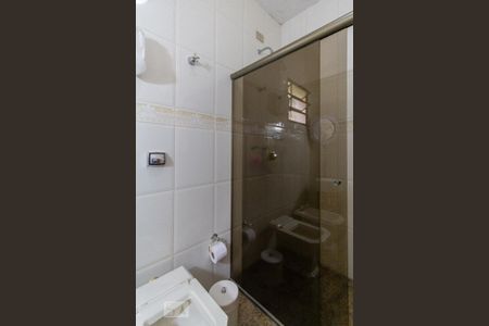 Casa à venda com 1600m², 6 quartos e 6 vagas Casa à venda com 1600m², 6 quartos e 6 vagasBanheiro da Suíte 2