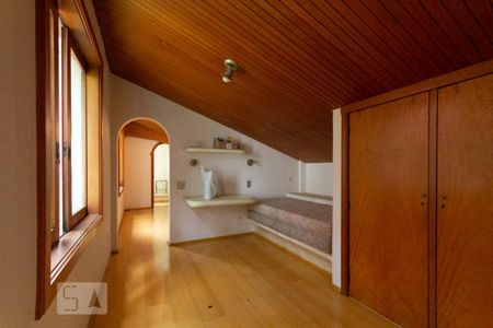 Casa à venda com 1600m², 6 quartos e 6 vagas Casa à venda com 1600m², 6 quartos e 6 vagasQuarto 2