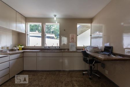 Casa à venda com 1600m², 6 quartos e 6 vagas Casa à venda com 1600m², 6 quartos e 6 vagasCozinha