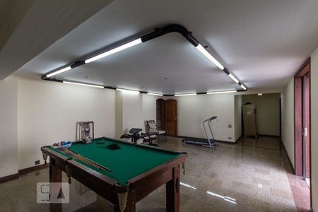 Casa à venda com 1600m², 6 quartos e 6 vagas Casa à venda com 1600m², 6 quartos e 6 vagasSalão de festas / Jogos