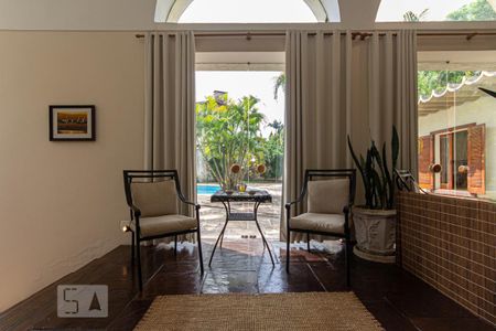 Casa à venda com 1600m², 6 quartos e 6 vagas Casa à venda com 1600m², 6 quartos e 6 vagasSala