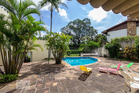 Casa à venda com 1600m², 6 quartos e 6 vagas Casa à venda com 1600m², 6 quartos e 6 vagasVista 2 da Suíte 1
