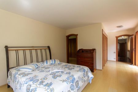 Casa à venda com 1600m², 6 quartos e 6 vagas Casa à venda com 1600m², 6 quartos e 6 vagasSuíte 1