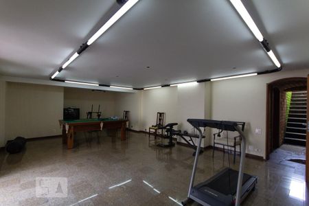 Casa à venda com 1600m², 6 quartos e 6 vagas Casa à venda com 1600m², 6 quartos e 6 vagasSalão de festas / Jogos