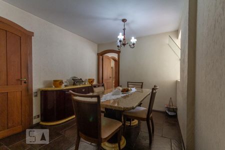Casa à venda com 1600m², 6 quartos e 6 vagas Casa à venda com 1600m², 6 quartos e 6 vagasSala
