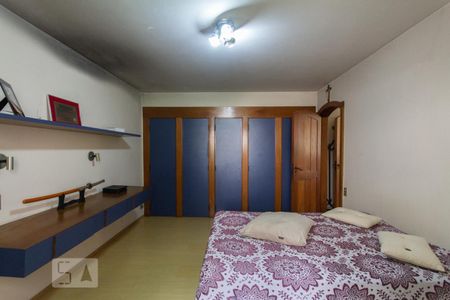 Casa à venda com 1600m², 6 quartos e 6 vagas Casa à venda com 1600m², 6 quartos e 6 vagasSuíte 3