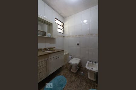 Casa à venda com 1600m², 6 quartos e 6 vagas Casa à venda com 1600m², 6 quartos e 6 vagasBanheiro da Suíte 3