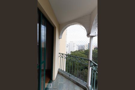 Apartamento à venda com 74m², 2 quartos e 2 vagasVaranda