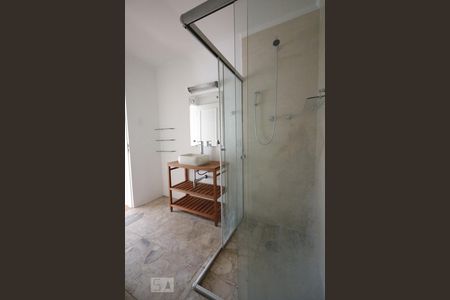 Banheiro de apartamento para alugar com 1 quarto, 61m² em Bela Vista, São Paulo