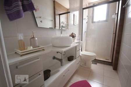 Banheiro de apartamento à venda com 2 quartos, 90m² em Icaraí, Niterói