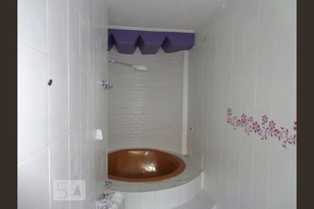 Casa à venda com 4 quartos, 170m² em Vila Costa Melo, São Paulo