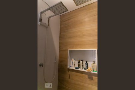 Casa à venda com 200m², 3 quartos e 2 vagas Casa à venda com 200m², 3 quartos e 2 vagasBanheiro da Suíte - Chuveiros