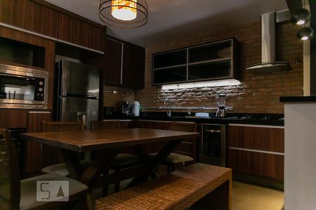 Casa à venda com 200m², 3 quartos e 2 vagas Casa à venda com 200m², 3 quartos e 2 vagasCozinha