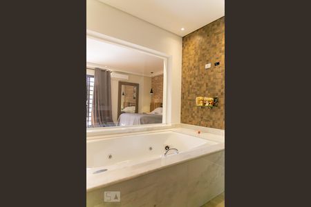 Casa à venda com 200m², 3 quartos e 2 vagas Casa à venda com 200m², 3 quartos e 2 vagasBanheiro da Suíte - Banheira