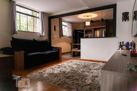 Casa à venda com 200m², 3 quartos e 2 vagas Casa à venda com 200m², 3 quartos e 2 vagasSala