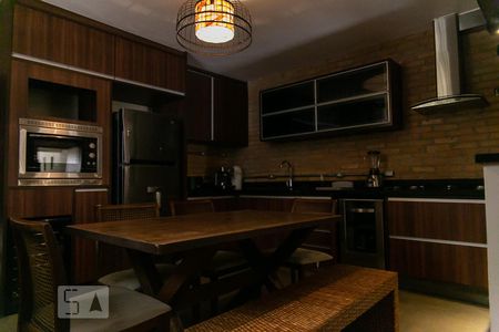 Casa à venda com 200m², 3 quartos e 2 vagas Casa à venda com 200m², 3 quartos e 2 vagasCozinha