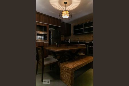 Casa à venda com 200m², 3 quartos e 2 vagas Casa à venda com 200m², 3 quartos e 2 vagasCozinha