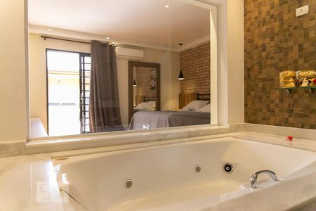 Casa à venda com 200m², 3 quartos e 2 vagas Casa à venda com 200m², 3 quartos e 2 vagasBanheiro da Suíte - Banheira