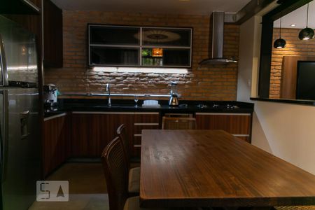 Casa à venda com 200m², 3 quartos e 2 vagas Casa à venda com 200m², 3 quartos e 2 vagasCozinha