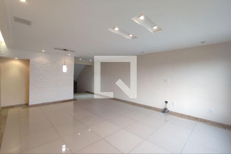 Sala de casa de condomínio para alugar com 3 quartos, 144m² em Vila Salete, São Paulo