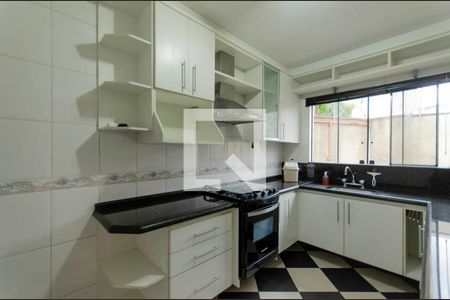 Casa de condomínio à venda com 144m², 3 quartos e 2 vagasCozinha
