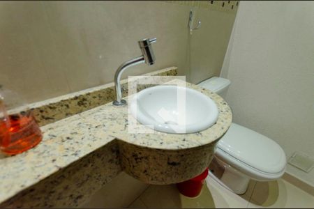 Lavabo de casa de condomínio para alugar com 3 quartos, 144m² em Vila Salete, São Paulo